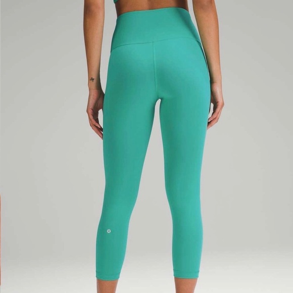 Lululemon Wunder Train High-Rise Crop 23” in Kelly Green - Picture 2 of 7